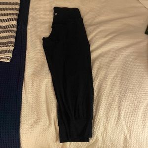Lululemon align cropped joggers size 6 no interior tag-like new condition- navy
